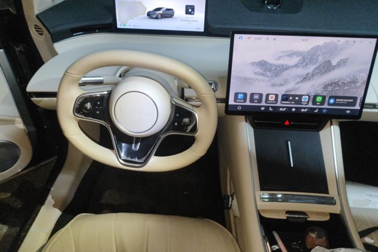 Used Hima Luxeed S7 2024 Max Rear-Drive Long-Range Intelligent Driving Version Steering Wheel