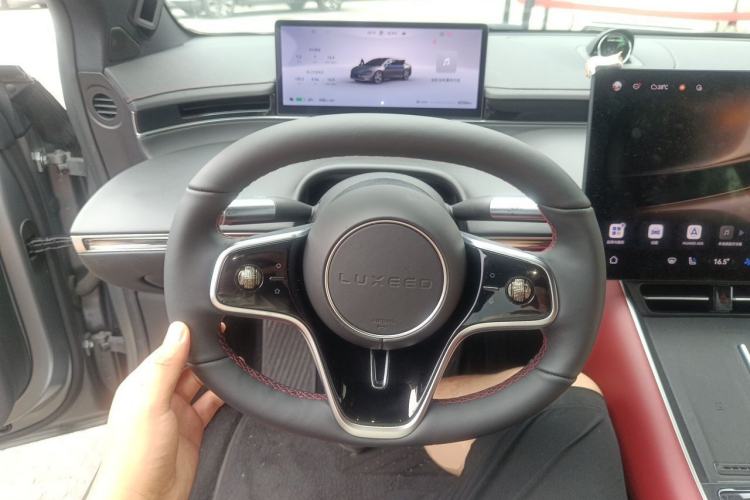 Used Hima Luxeed S7 2024 Max Steering Wheel