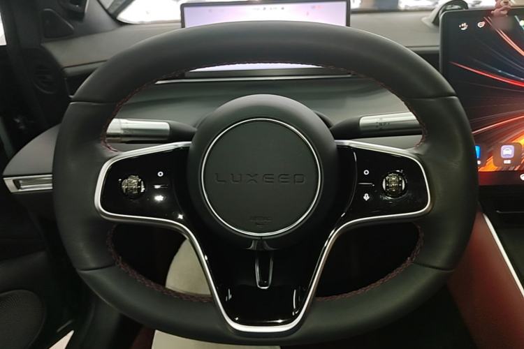 Used Hima Luxeed S7 2024 Max Rear-Drive Long-Range Intelligent Driving Version Steering Wheel