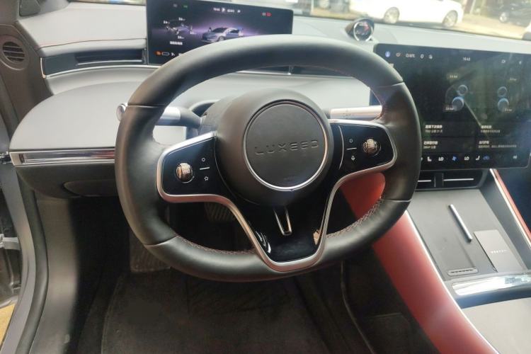 Used Hima Luxeed S7 2024 Max Rear-Drive Long-Range Intelligent Driving Version Steering Wheel