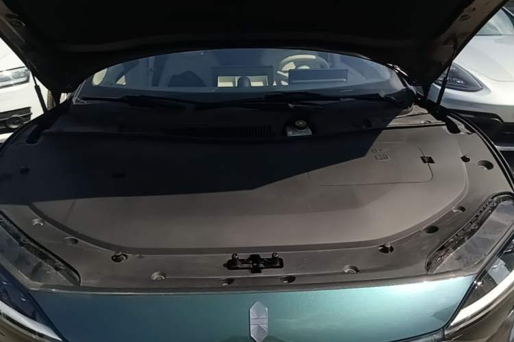 Used Hima Luxeed S7 2024 Max Rear-Drive Long-Range Intelligent Driving Version Engine Bay