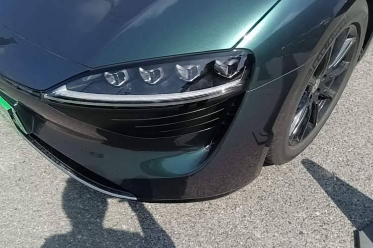 Used Hima Luxeed S7 2024 Max Rear-Drive Long-Range Intelligent Driving Version Left Front Headlight