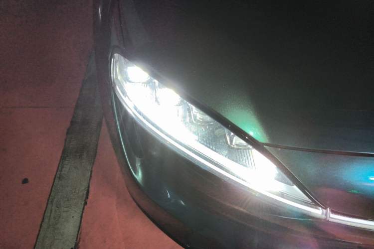 Used Hima Luxeed S7 2024 Max Rear-Drive Long-Range Intelligent Driving Version Right Front Headlight