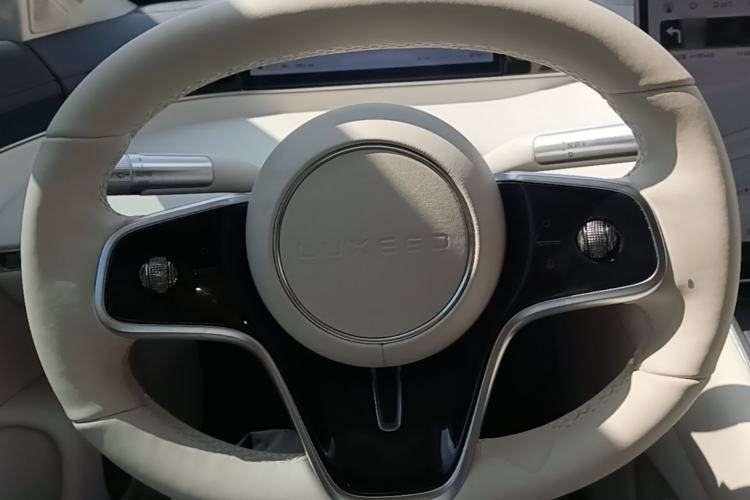 Used Hima Luxeed S7 2024 Max Rear-Drive Long-Range Intelligent Driving Version Steering Wheel