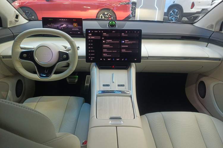 Used Hima Luxeed S7 2024 Max+ Rear-Drive Ultra-Range Intelligent Driving Edition Center Console