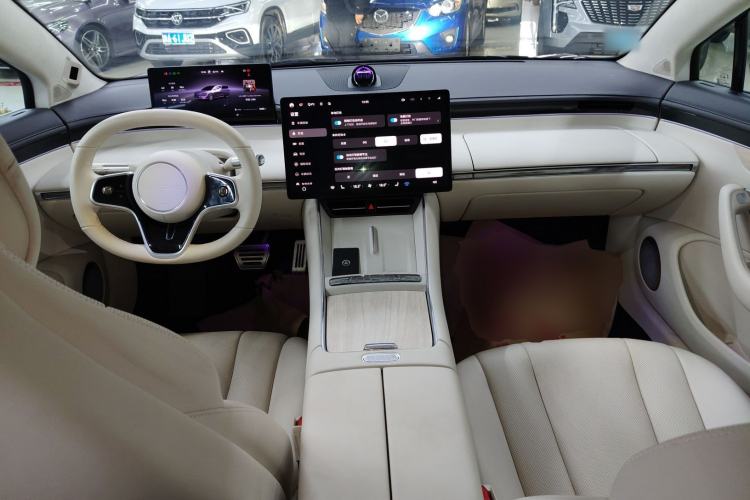 Used Hima Luxeed S7 2024 Ultra Four-Wheel Drive Flagship Edition Center Console