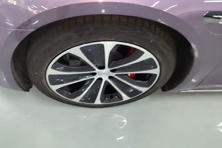 Used Hima Luxeed S7 2024 Ultra Four-Wheel Drive Flagship Edition Left Front Wheel Hub
