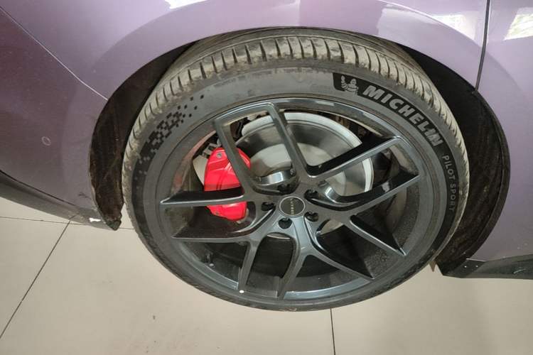 Used Hima Luxeed S7 2024 Ultra Four-Wheel Drive Flagship Edition Right Rear Wheel Hub