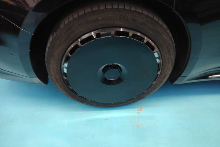 Used Hima Luxeed S7 2024 Ultra Four-Wheel Drive Flagship Edition Right Rear Wheel Hub