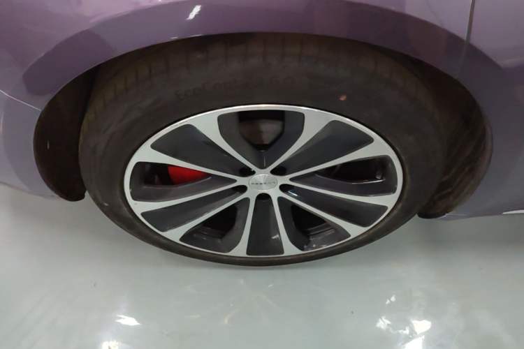 Used Hima Luxeed S7 2024 Ultra Four-Wheel Drive Flagship Edition Right Rear Wheel Hub