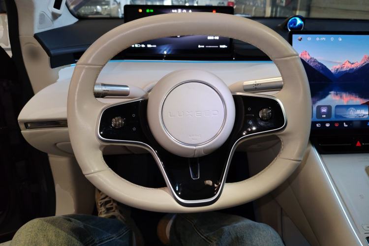 Used Hima Luxeed S7 2024 Ultra Four-Wheel Drive Flagship Edition Steering Wheel