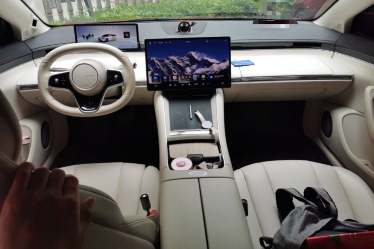 Used Hima Luxeed S7 2024 Max Rear-Drive Long-Range Intelligent Driving Version Center Console