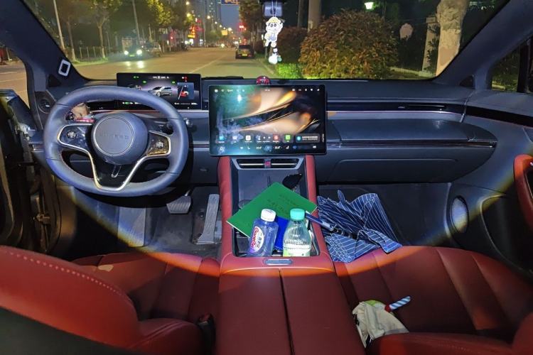 Used Hima Luxeed S7 2024 Max+ Rear-Drive Ultra-Range Intelligent Driving Edition Center Console