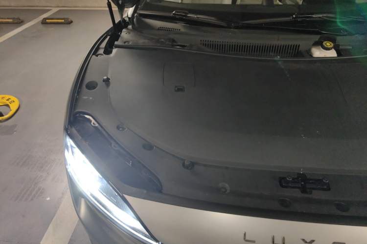 Used Hima Luxeed S7 2024 Max RS Four-Wheel-Drive Performance Edition Engine Bay Right
