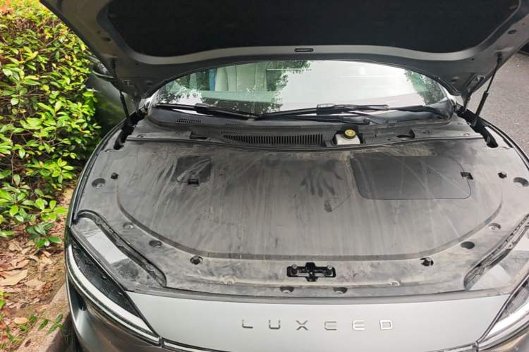 Used Hima Luxeed S7 2024 Max RS Engine Bay Right