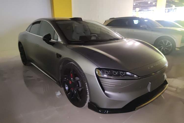 Used Hima Luxeed S7 2024 Max RS Four-Wheel-Drive Performance Edition Front Right 45 Deg