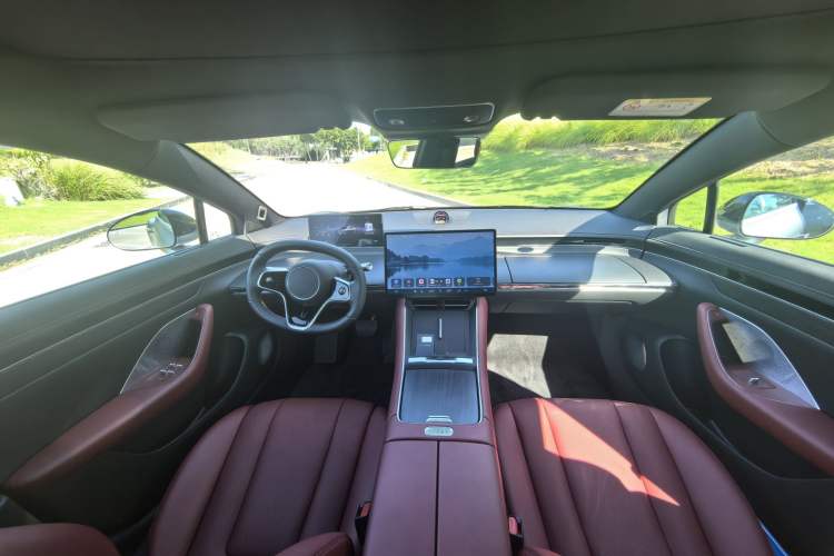 Used Hima Luxeed S7 2024 Max Interior 2