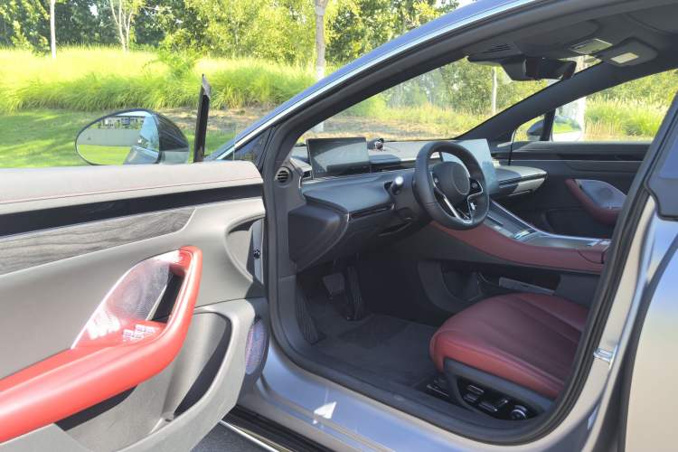 Used Hima Luxeed S7 2024 Max Interior 3