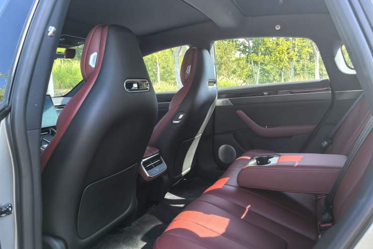 Used Hima Luxeed S7 2024 Max Interior 4