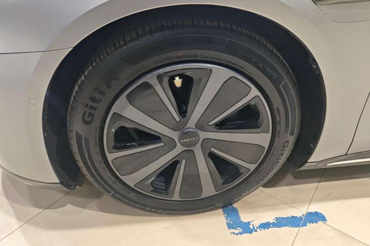 Used Hima Luxeed S7 2024 Max Rear-Drive Long-Range Intelligent Driving Version Left Rear Wheel Hub