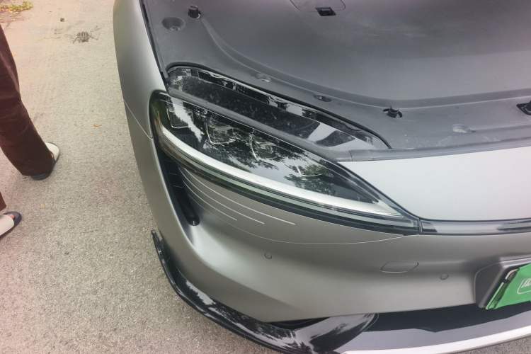 Used Hima Luxeed S7 2024 Ultra Four-Wheel Drive Flagship Edition Right Front Headlight