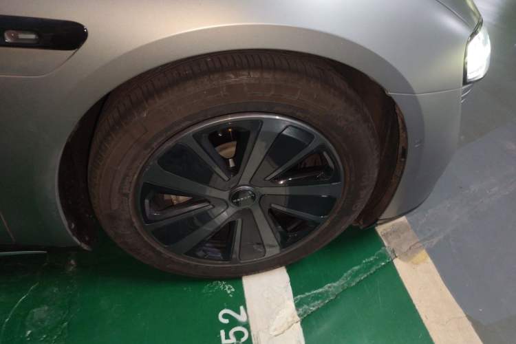 Used Hima Luxeed S7 2024 Max Rear-Drive Long-Range Intelligent Driving Version Right Front Wheel Hub
