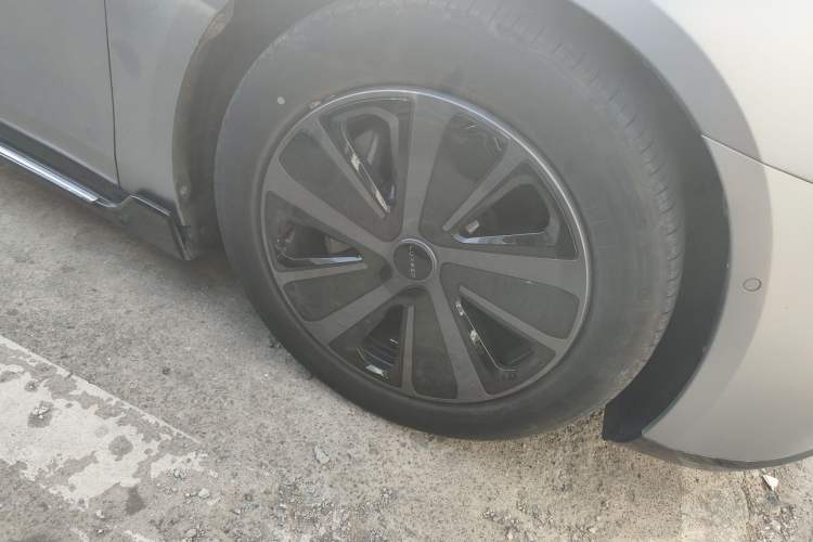 Used Hima Luxeed S7 2024 Max+ Rear-Drive Ultra-Range Intelligent Driving Edition Right Front Wheel Hub