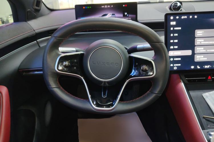 Used Hima Luxeed S7 2024 Max Rear-Drive Long-Range Intelligent Driving Version Steering Wheel
