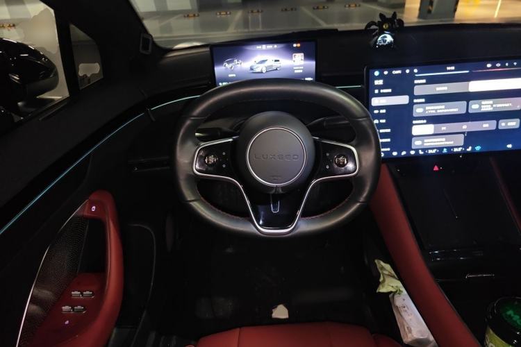 Used Hima Luxeed S7 2024 Max Rear-Drive Long-Range Intelligent Driving Version Steering Wheel