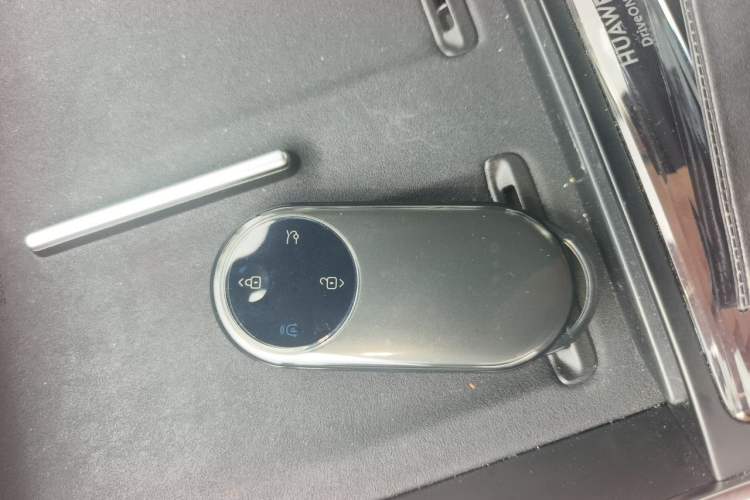 Used Hima Luxeed S7 2024 Ultra Four-Wheel Drive Flagship Edition Vehicle Key
