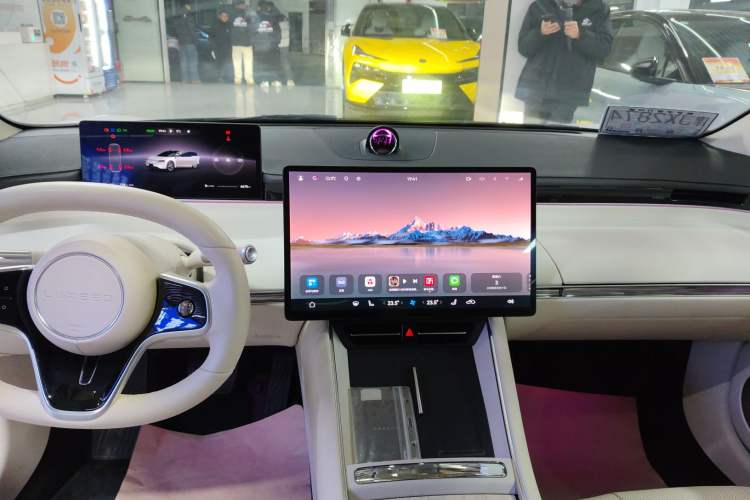 Used Hima Luxeed S7 2024 Max+ Rear-Drive Ultra-Range Intelligent Driving Edition Audio And AC Panel
