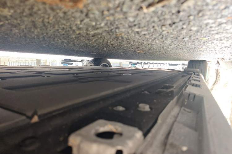 Used Hima Luxeed S7 2024 Max Chassis Front Right