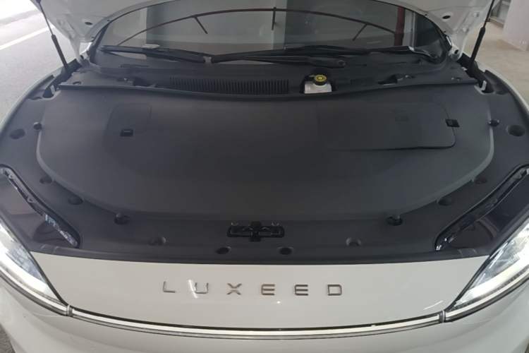 Used Hima Luxeed S7 2024 Max RS Four-Wheel-Drive Performance Edition Engine Bay