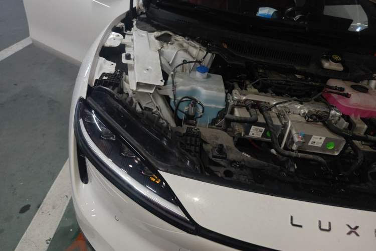 Used Hima Luxeed S7 2024 Pro Model Engine Bay Right
