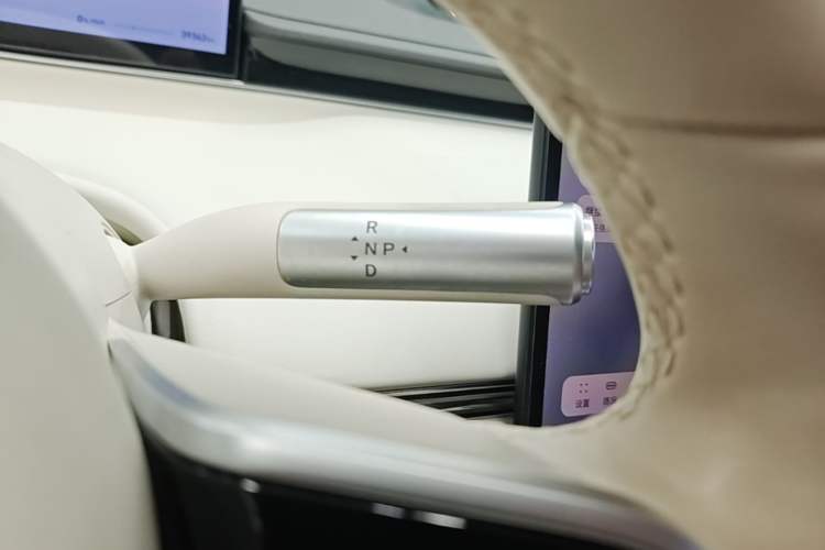 Used Hima Luxeed S7 2024 Max RS Gear Lever