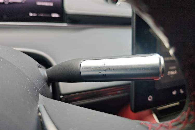 Used Hima Luxeed S7 2024 Max Gear Lever