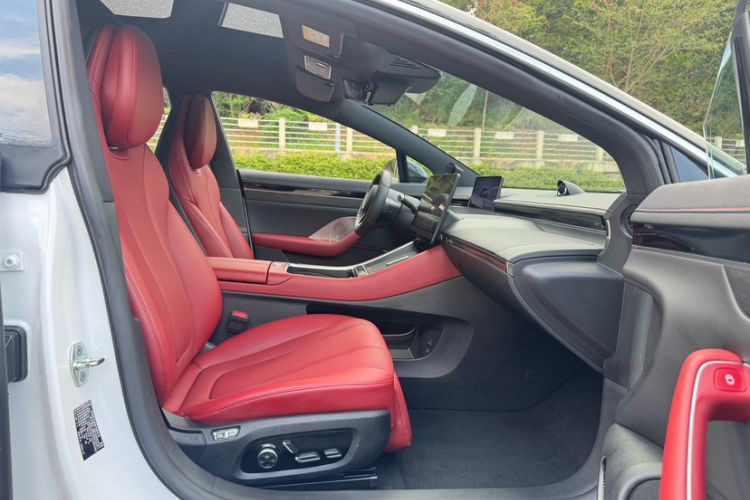 Used Hima Luxeed S7 2024 Max RS Interior 9