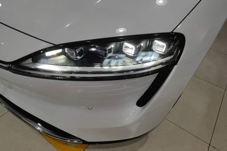 Used Hima Luxeed S7 2024 Max Rear-Drive Long-Range Intelligent Driving Version Left Front Headlight