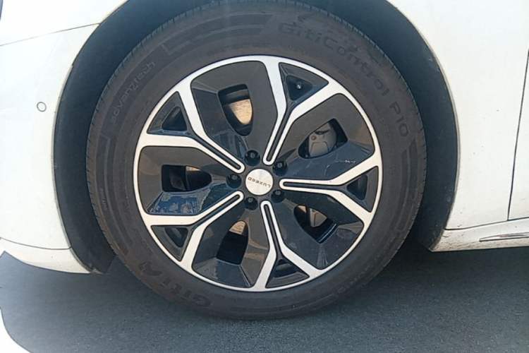 Used Hima Luxeed S7 2024 Max+ Rear-Drive Ultra-Range Intelligent Driving Edition Left Front Wheel Hub