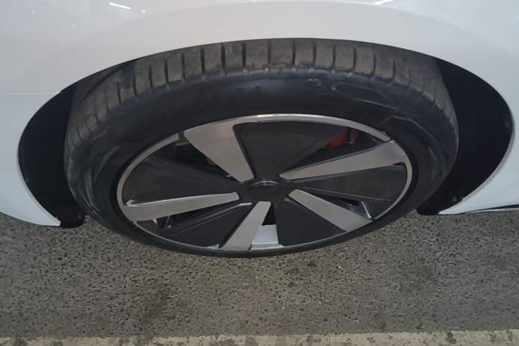 Used Hima Luxeed S7 2024 Max RS Four-Wheel-Drive Performance Edition Left Front Wheel Hub