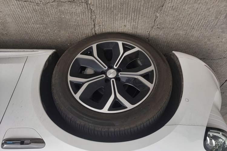 Used Hima Luxeed S7 2024 Max+ Rear-Drive Ultra-Range Intelligent Driving Edition Left Front Wheel Hub