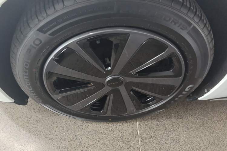 Used Hima Luxeed S7 2024 Pro Rear-Drive Long-Range Version Left Front Wheel Hub