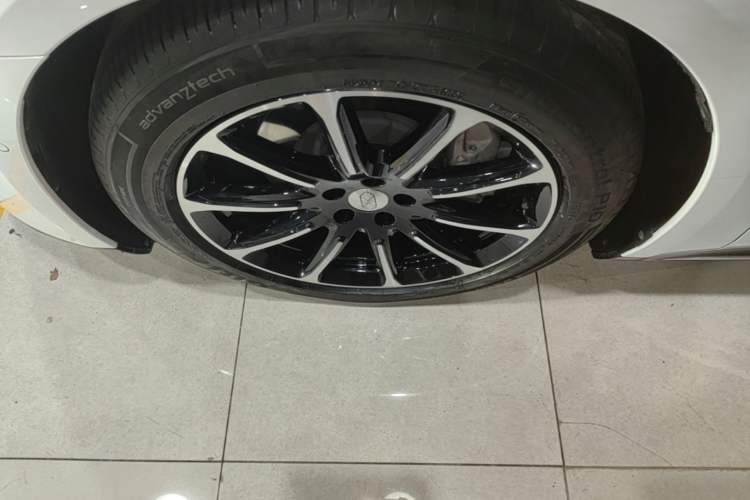 Used Hima Luxeed S7 2024 Max Rear-Drive Long-Range Intelligent Driving Version Left Front Wheel Hub