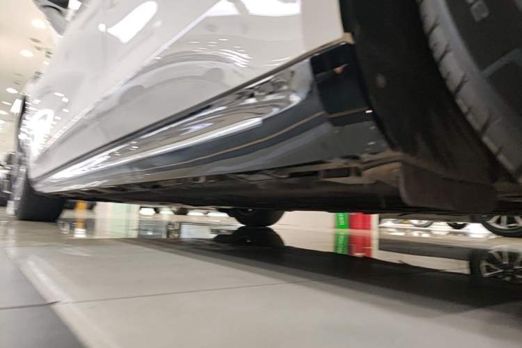 Used Hima Luxeed S7 2024 Max Left Side Sill
