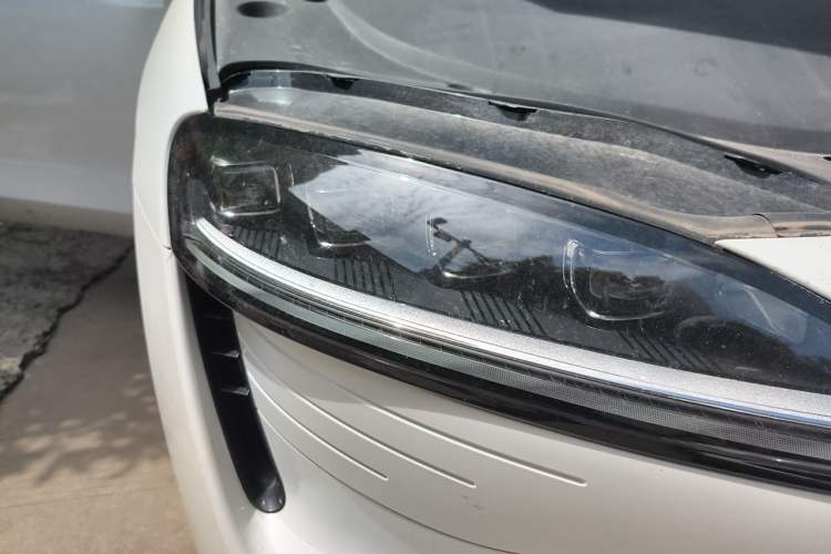 Used Hima Luxeed S7 2024 Max Rear-Drive Long-Range Intelligent Driving Version Right Front Headlight