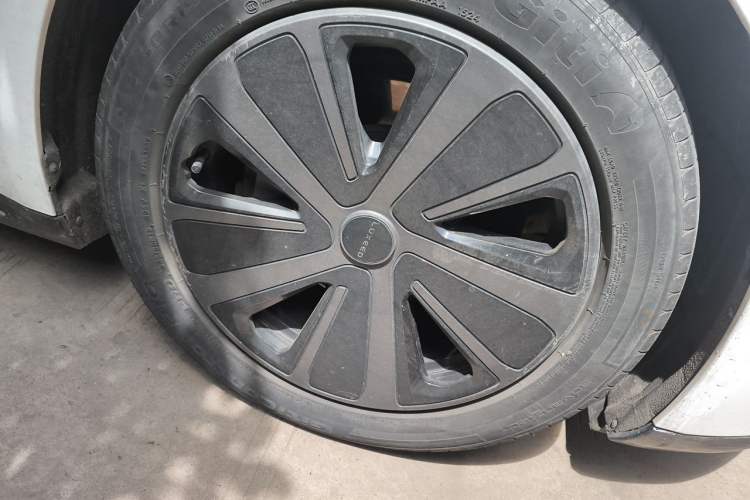 Used Hima Luxeed S7 2024 Max Rear-Drive Long-Range Intelligent Driving Version Right Front Wheel Hub