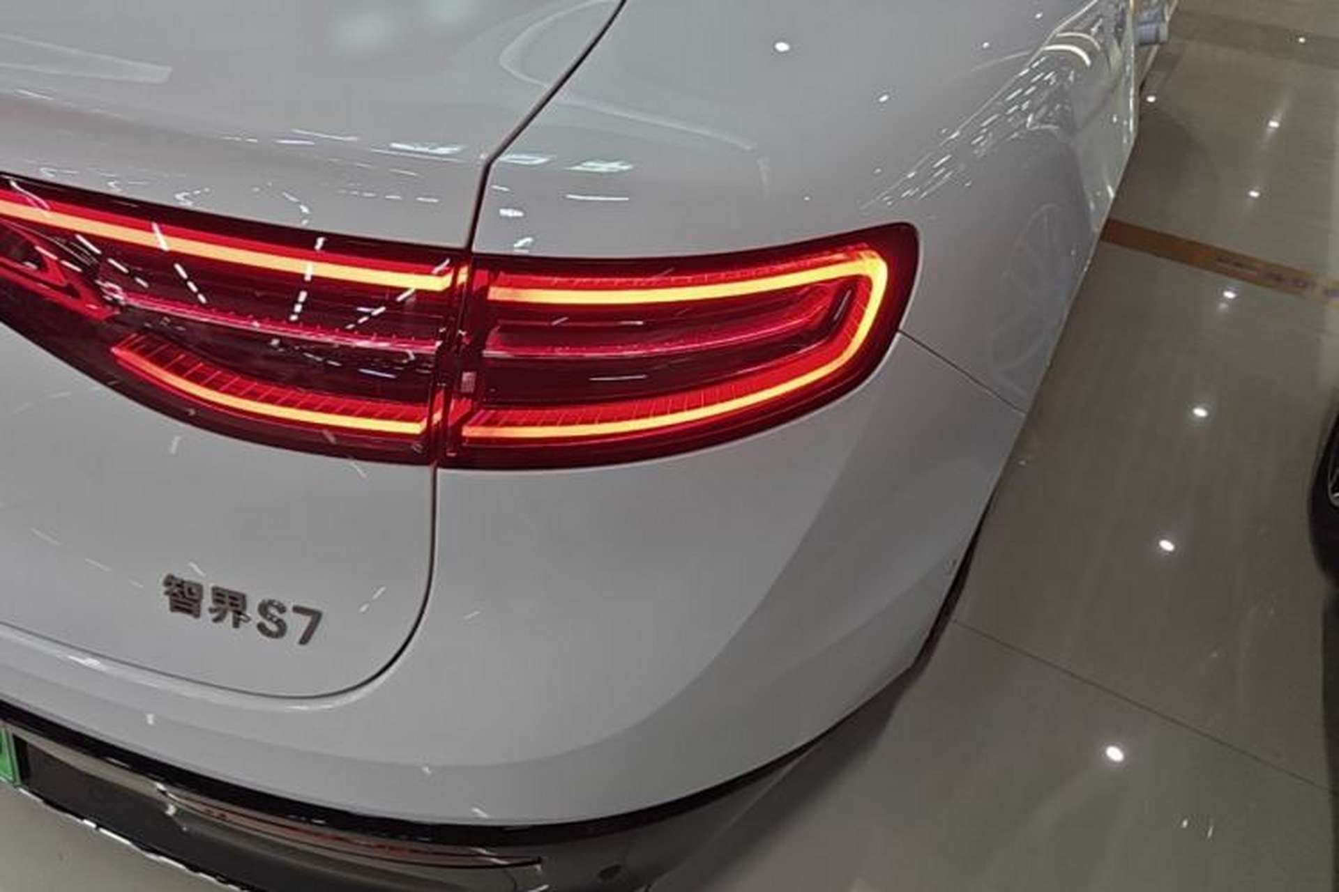 Used Hima Luxeed S7 2024 Max Rear-Drive Long-Range Intelligent Driving Version Right Rear Taillight