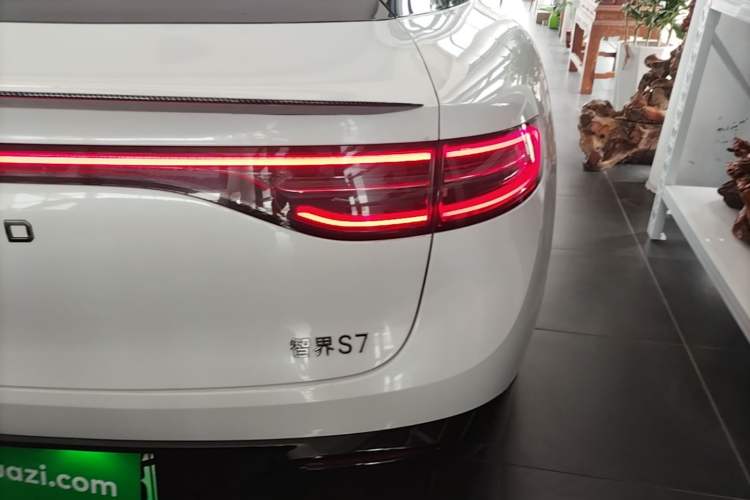 Used Hima Luxeed S7 2024 Max RS Four-Wheel-Drive Performance Edition Right Rear Taillight