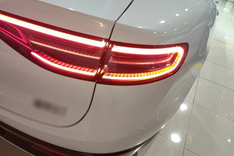 Used Hima Luxeed S7 2024 Max Rear-Drive Long-Range Intelligent Driving Version Right Rear Taillight