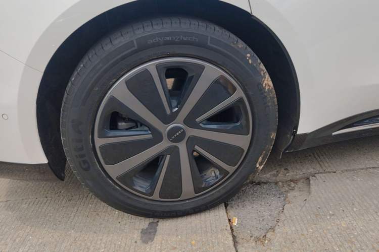 Used Hima Luxeed S7 2024 Max Rear-Drive Long-Range Intelligent Driving Version Right Rear Wheel Hub